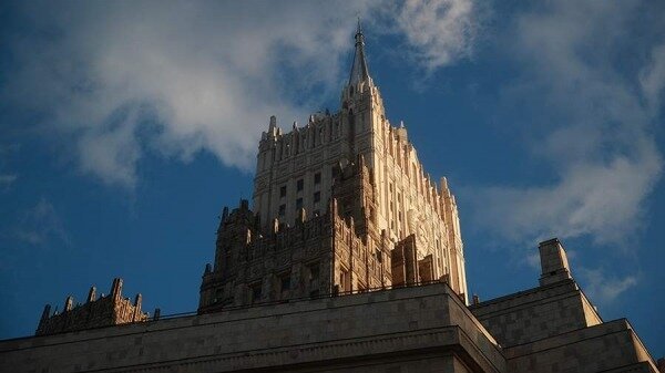 МИД пообещал ответ на высылку 19 сотрудников постпредства РФ при Евросоюзе0