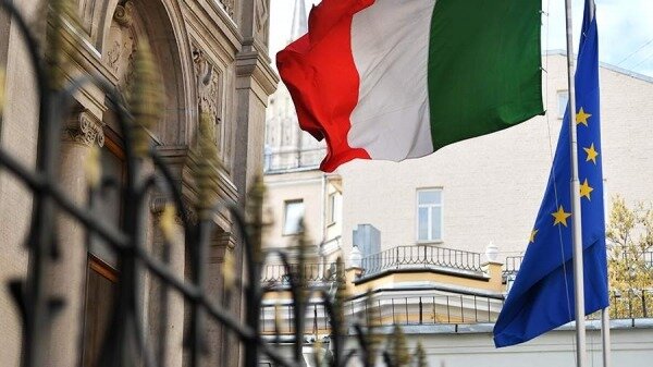 МИД России пообещал соответствующий ответ на высылку 30 дипломатов из Италии0