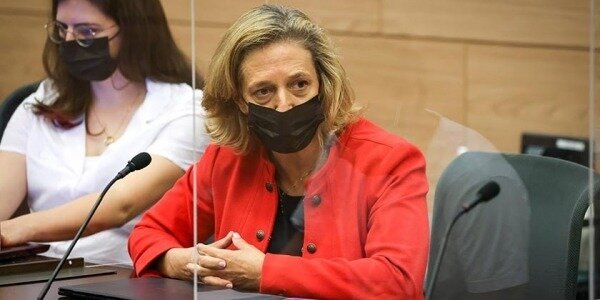 Новые нападения на Шарон Эльрои-Прайс0