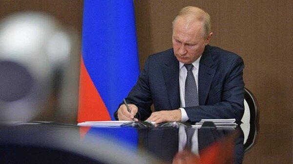 Путин подписал закон о повышении штрафов для «зацеперов»0