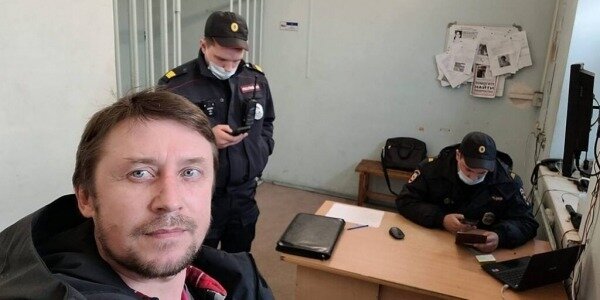 Российский суд признал слова Путина экстремистскими4