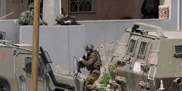 Бой в Дженине, идет перестрелка между военными и террористами0