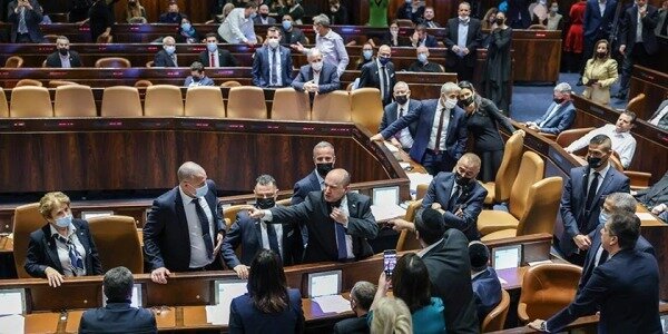 Ночной марафон: закон о стипендиях солдатам принят. «Ликуд» не голосовал. Согласно этому закону отслужившим солдатам боевых частей будет полагаться стипендия в размере части оплаты за обучения. Израильский информационно-аналитический сайт. Последние новости Израиля и мира, новости онлайн detaly.co.il0