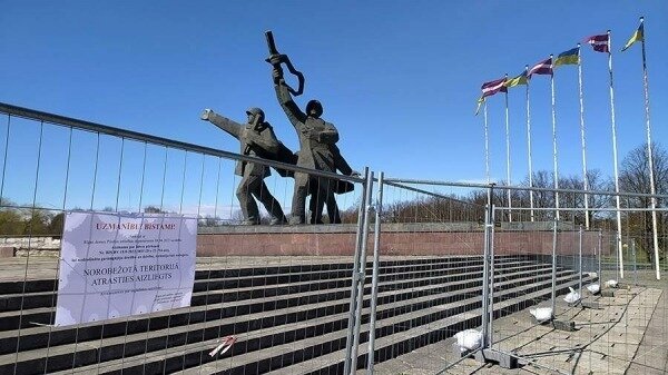 СКР оценит законность решения Латвии о сносе памятника Освободителям Риги0