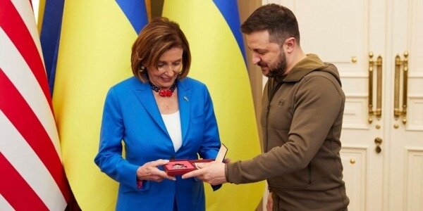 Спикер палаты представителей США встретилась с Зеленским в Киеве0
