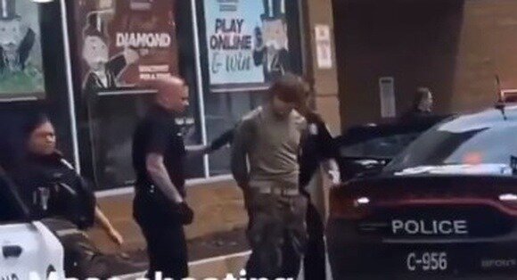 В США преступник в камуфляже устроил кровавую стрельбу в супермаркете 0