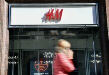 Приморский юрист подал иск к H&M за дискриминацию по национальному признаку