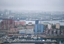 Вблизи Владивостока загорелось рыболовное судно