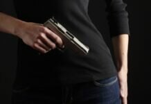 Джисер эль-Зарка. Мужчина был застрелен в своем авто