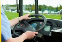 На Шоссе 60 автобус забросали камнями, пострадал водитель