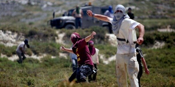 Палестинцы забросали камнями курсантов военно-морской школы в Акко0