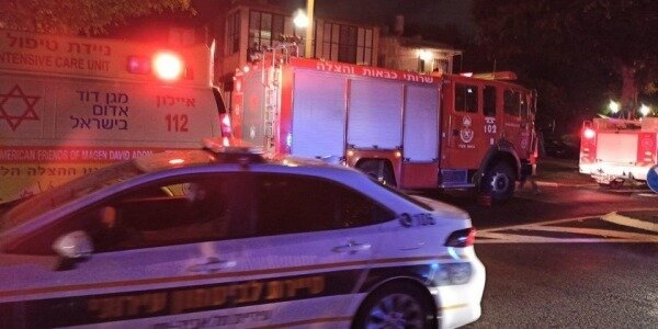 Пожар в Афуле: одному из жильцов пришлось прыгать из окна третьего этажа0