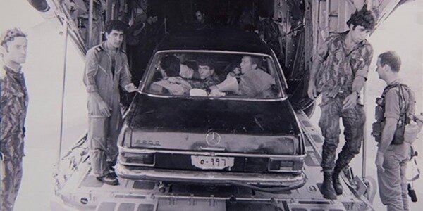 Развенчивая миф Нетаниягу: Йони, Биби и правда об Энтеббе. Семья Нетаниягу во главе с отцом Йони Бенционом и его братом Биби сделали все возможное, чтобы скрыть темную часть этой истории. Израильский информационно-аналитический сайт. Последние новости Израиля и мира, новости онлайн detaly.co.il1