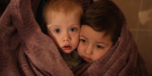 Родители говорят детям: «Это просто путешествие…» О судьбах украинцев, увезенных в Россию. За время войны из Украины вывезено огромное количество людей. Это нельзя назвать их «добровольным бегством»: когда «гуманитарный коридор» из какого-либо российского города открывается только в направлении России и выбор – или уехать туда, или остаться под оккупацией, или попытаться прорваться через линию фронта к своим, это свободным выбором не назовешь. Израильский информационно-аналитический сайт. Последние новости Израиля и мира, новости онлайн detaly.co.il0