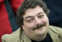 Дмитрия Быкова, Евгению Альбац и Дмитрия Алешковского признали иноагентами