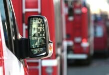 В Петербурге загорелось здание бывшего Водоканалстроя