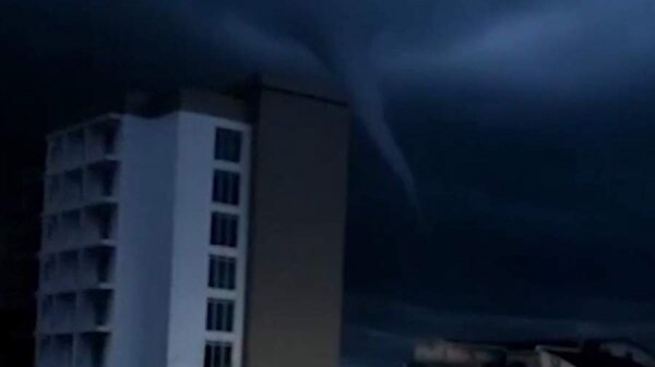 Сильный смерч под Туапсе попал на видео0
