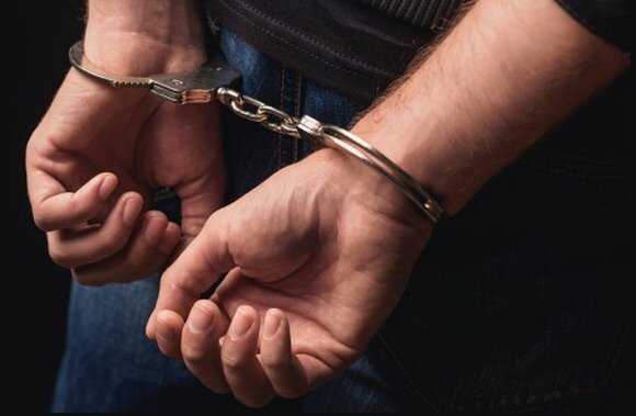 Трое израильтян обвиняются в нападении на почве 