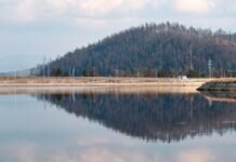 В Улан-Удэ разберутся в инциденте с депутатом, катавшимся по берегу Байкала