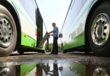 В Калининградской области рейсовый автобус съехал в кювет