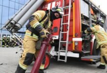 На Адмиралтейских верфях в Петербурге загорелся строящийся траулер