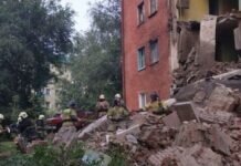 В пострадавшем доме в Омске обрушились санузлы и душевые комнаты