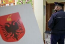 СМИ: задержанных в Албании граждан Чехии обвинили в съемке военного объекта