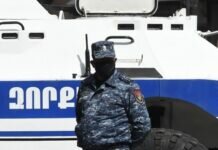 Ворвавшийся в мэрию армянского Масиса, предположительно, пьян