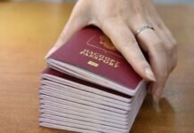 Болгария приостановила выдачу виз россиянам
