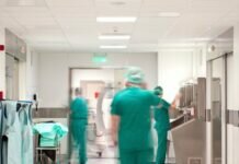 Из больницы «Ихилов» украли парики для больных раком