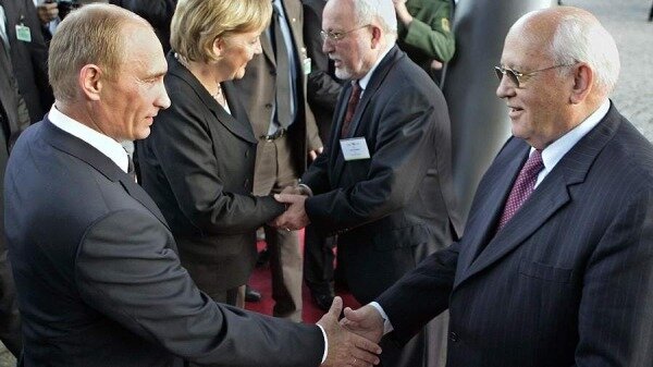 Путин назвал Горбачева политиком, повлиявшим на ход мировой истории0