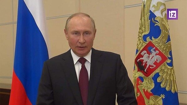Путин обратился к россиянам по случаю Дня государственного флага0