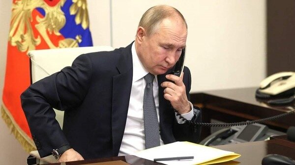 Путин провел телефонный разговор с президентом Узбекистана0