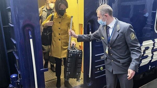 Бербок во второй раз прибыла в Киев после начала спецоперации0