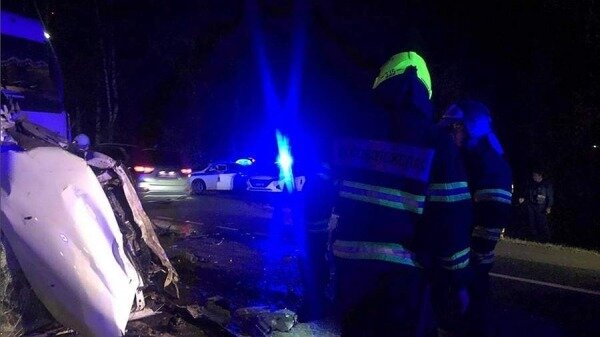 Четыре человека погибли в ДТП с грузовиком в Подмосковье0