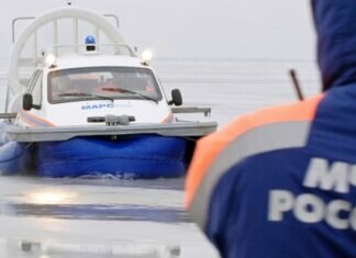 В Карелии обнаружили тела трех человек с перевернувшегося катера