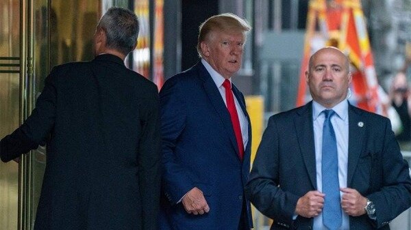 Экс-советник Трампа рассказал о 35 обысках у сторонников республиканца0