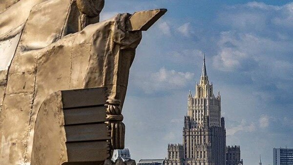 МИД пообещал ответ на высылку шести российских дипломатов из Черногории0