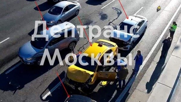 На МКАД столкнулись пять автомобилей0