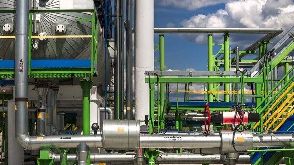 Новак заявил о последствиях введения потолка цен на российскую нефть0