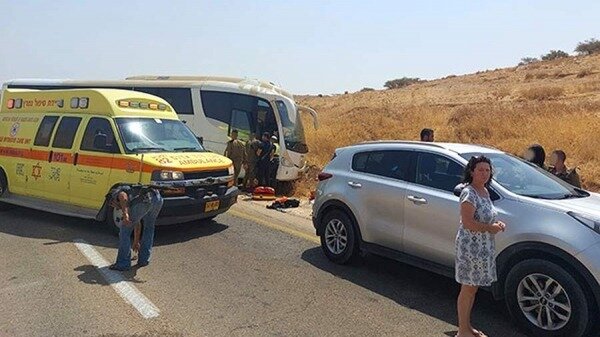 Пять человек пострадали при обстреле автобуса в Израиле0