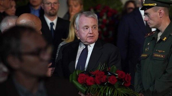 Послы США и ФРГ прибыли на церемонию прощания с Горбачевым0