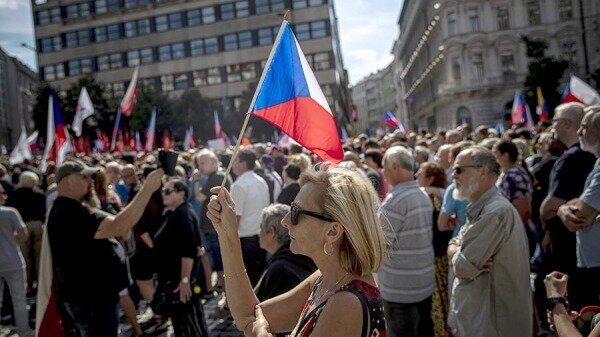 Протестующие в Праге потребовали отставки чешского правительства0