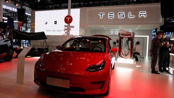 Tesla намерена отозвать более 1 млн электромобилей0