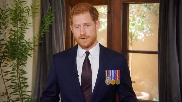 The Sun узнала о просьбе Карла III к Гарри явиться в Балморал без Меган0