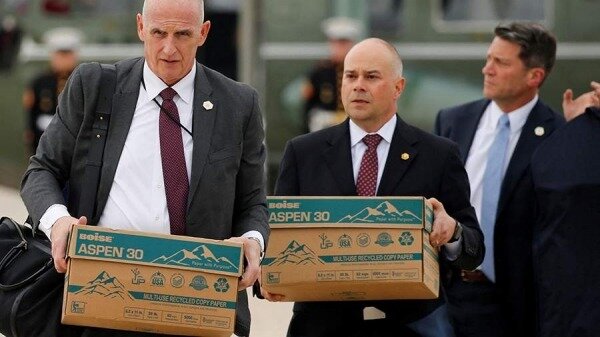 Трамп пожаловался на перерывших вещи его жены и сына агентов ФБР0