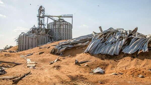 Украинские боевики нанесли удар по зернохранилищу в Запорожской области0