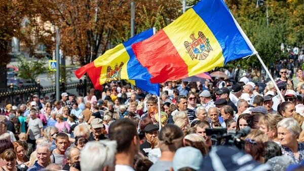 В Кишиневе начались массовые протесты с требованием отставки властей0