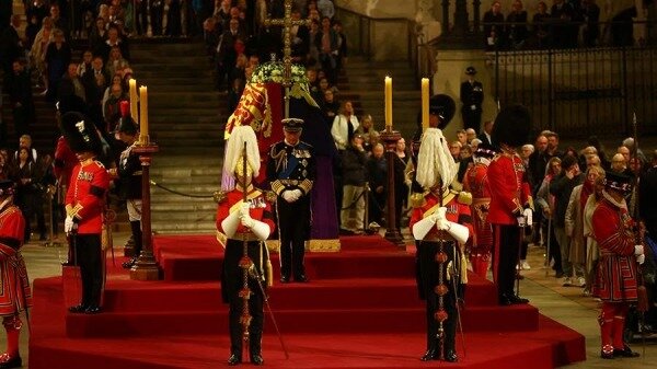 В Лондоне задержали пытавшегося прорваться к гробу Елизаветы II мужчину0