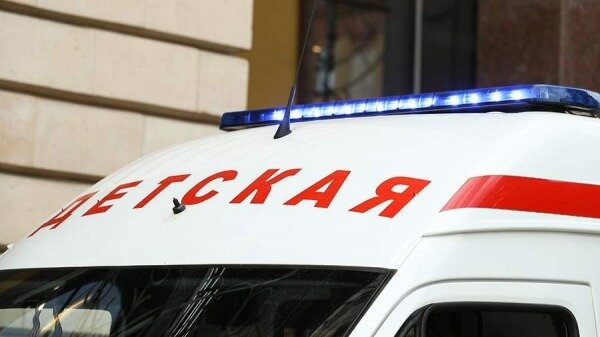 В Москве прохожий спас тонущего ребенка из пруда0